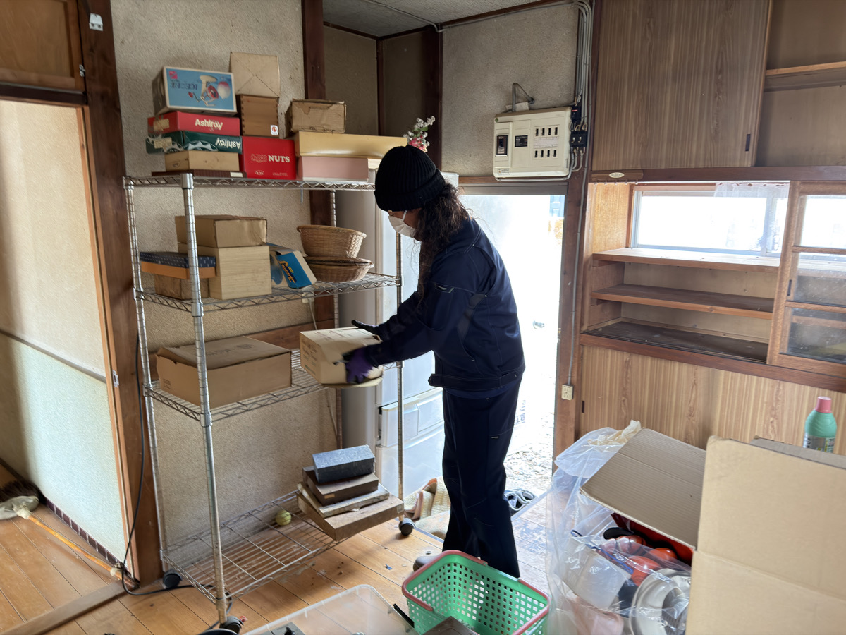 小田原市 遺品整理 ベテランスタッフの作業