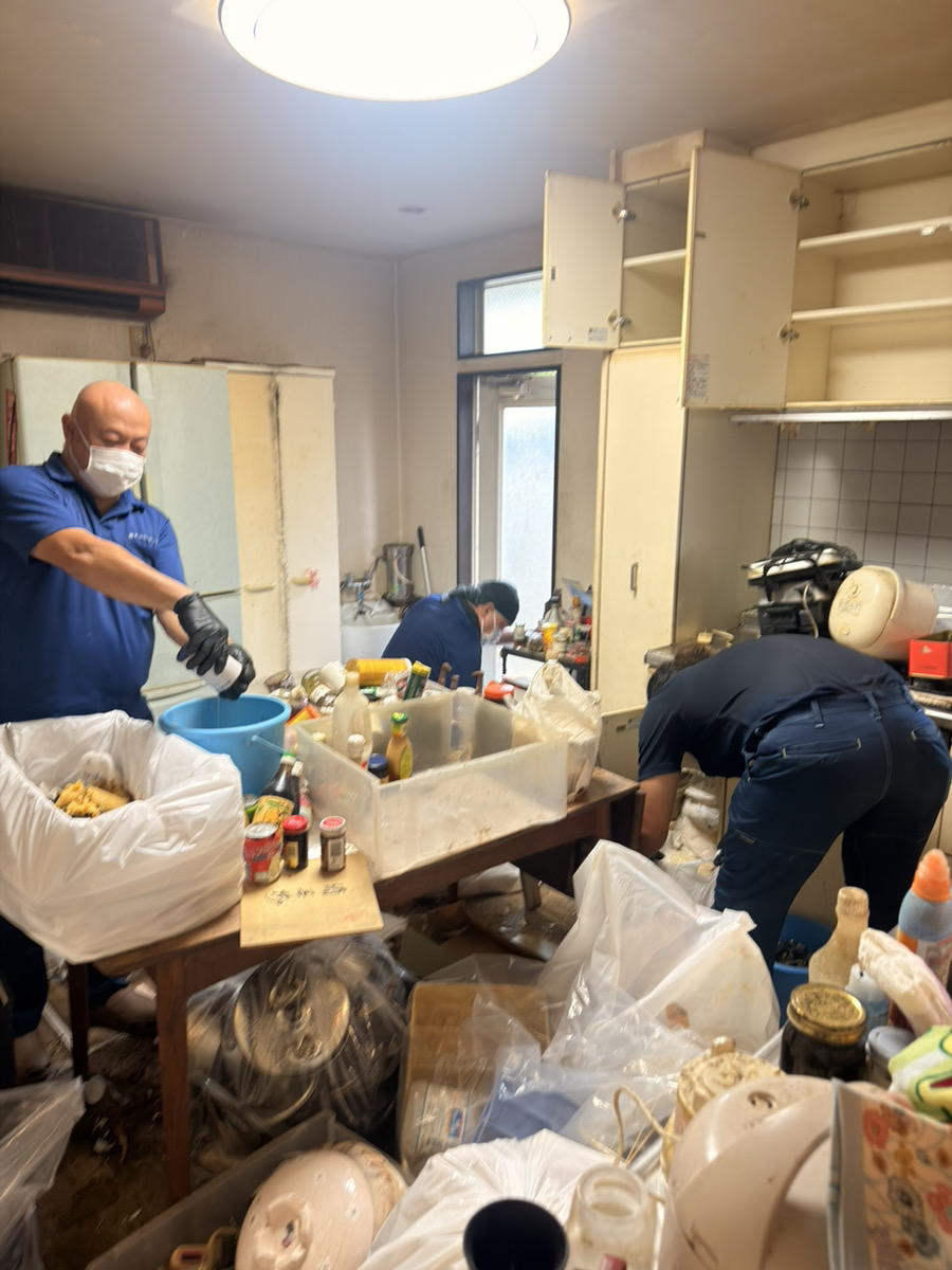 キッチン片付け作業風景2
